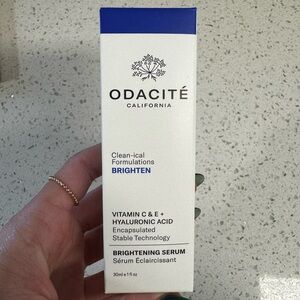 NEE Brightening Serum Odacité